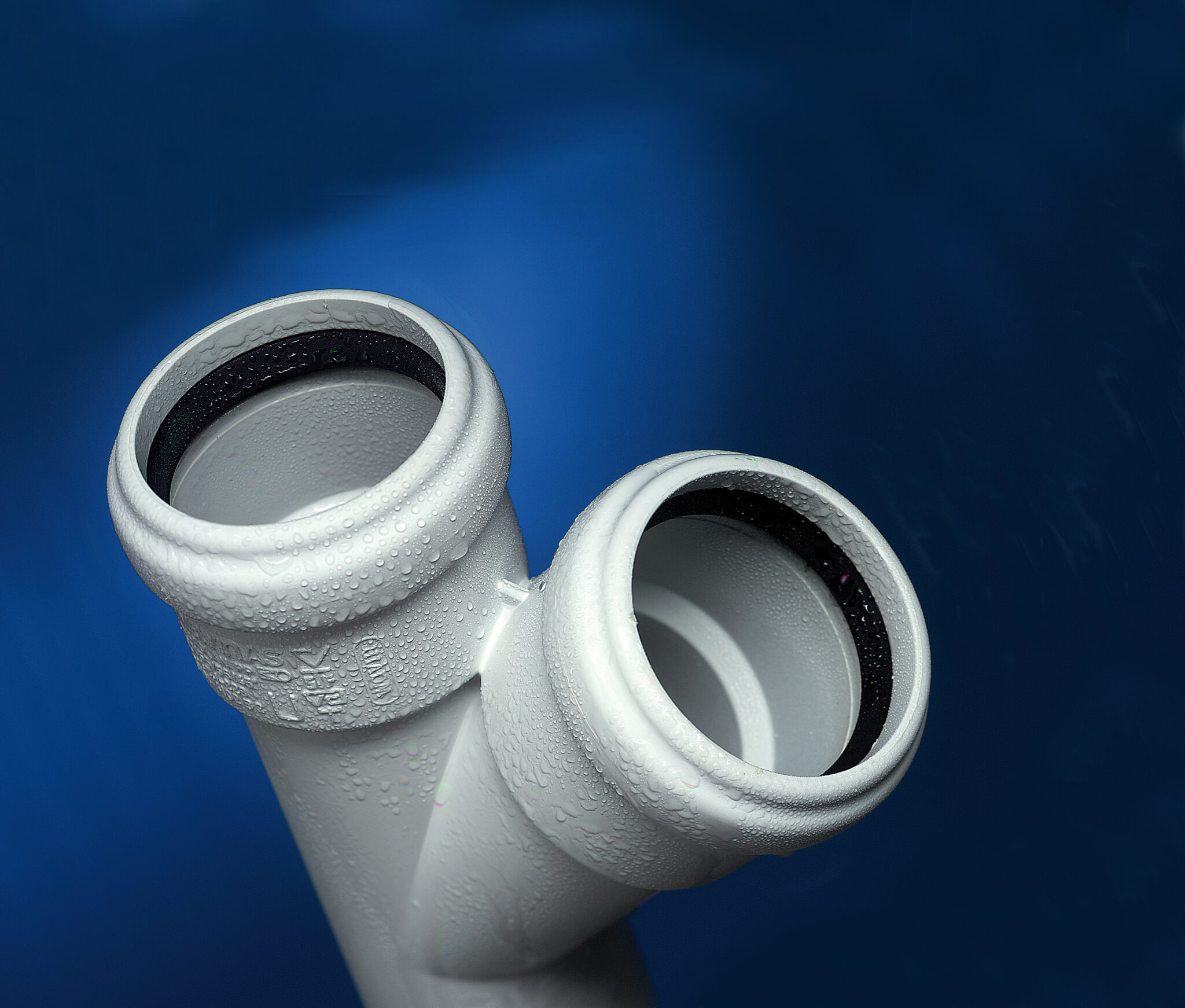 Wavin AS fitting with water drops_300dpi_2782x2367px_X_NR11439 Wavin